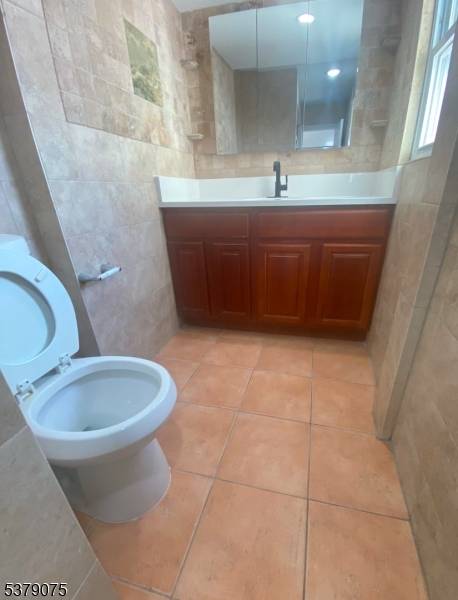 Hillside Twp., NJ 07205,476 Bloy St