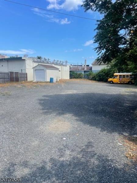 Perth Amboy City, NJ 08861,447 Smith St