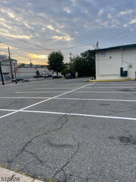 Perth Amboy City, NJ 08861,447 Smith St