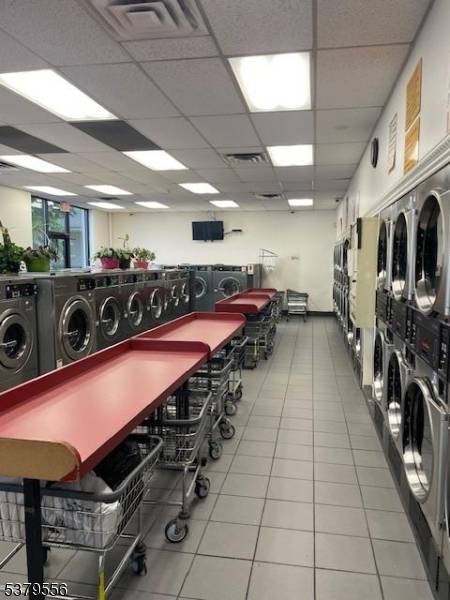 Perth Amboy City, NJ 08861,447 Smith St