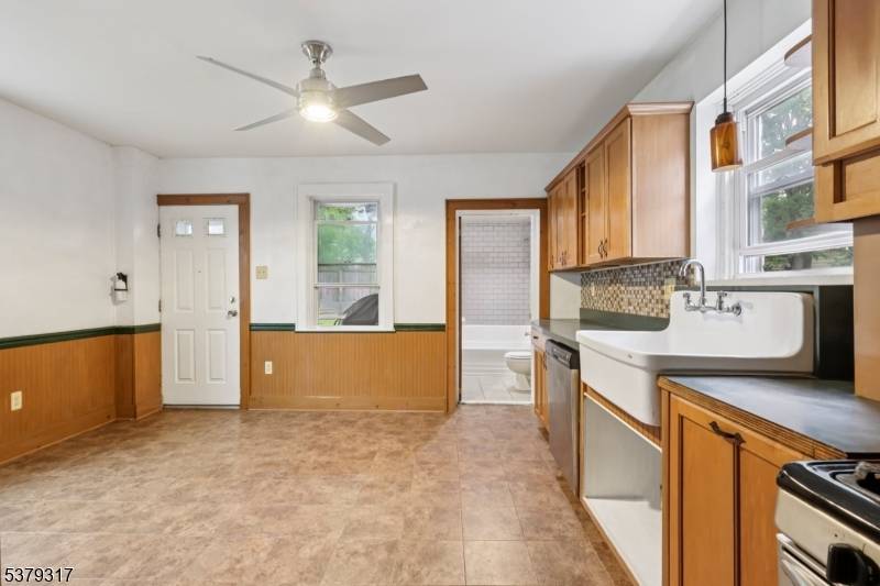 Raritan Boro, NJ 08869,105 W Somerset St