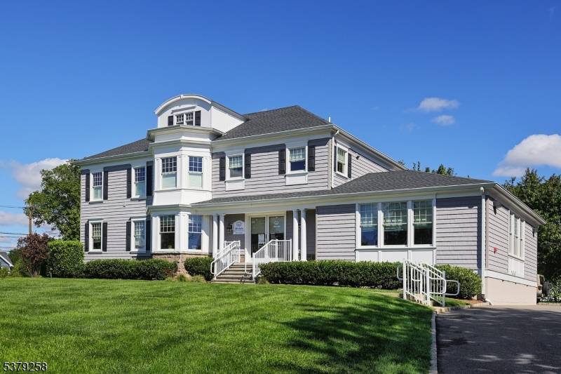 Westfield Town, NJ 07090,502 E Broad St