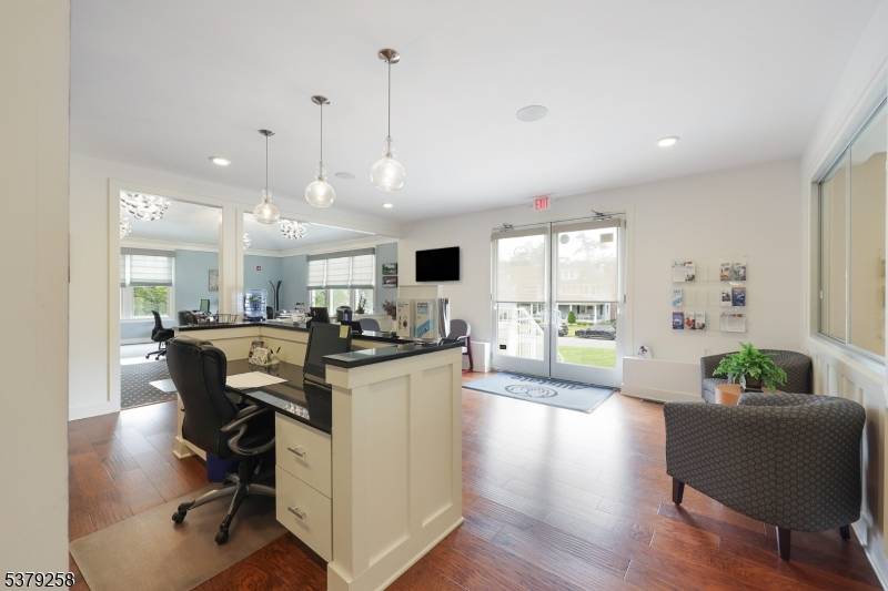 Westfield Town, NJ 07090,502 E Broad St