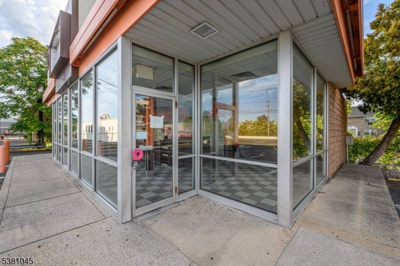 Hasbrouck Heights Boro, NJ 07604,343 State Route 17