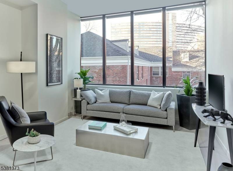 East Orange City, NJ 07018,258 S Harrison St #405