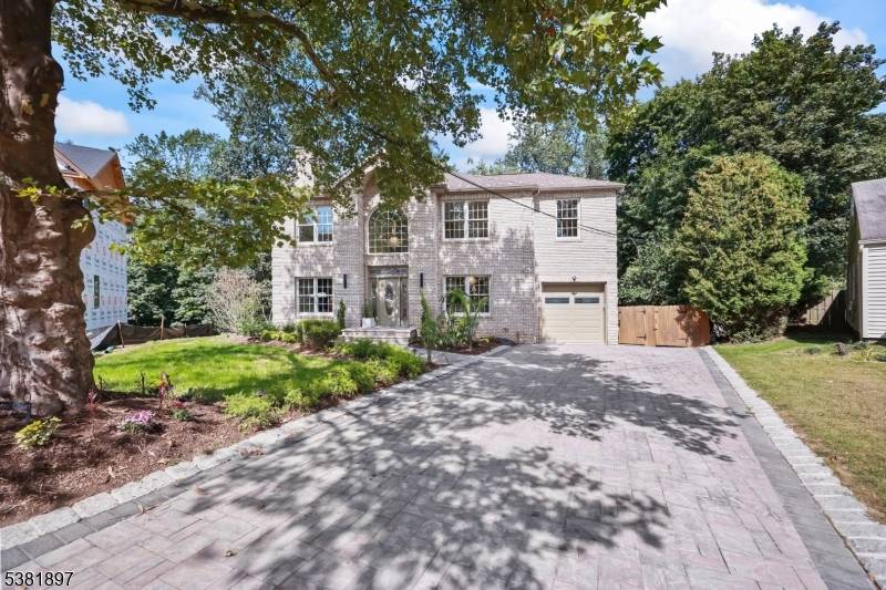 Livingston Twp., NJ 07039,10 Elmwood Ct