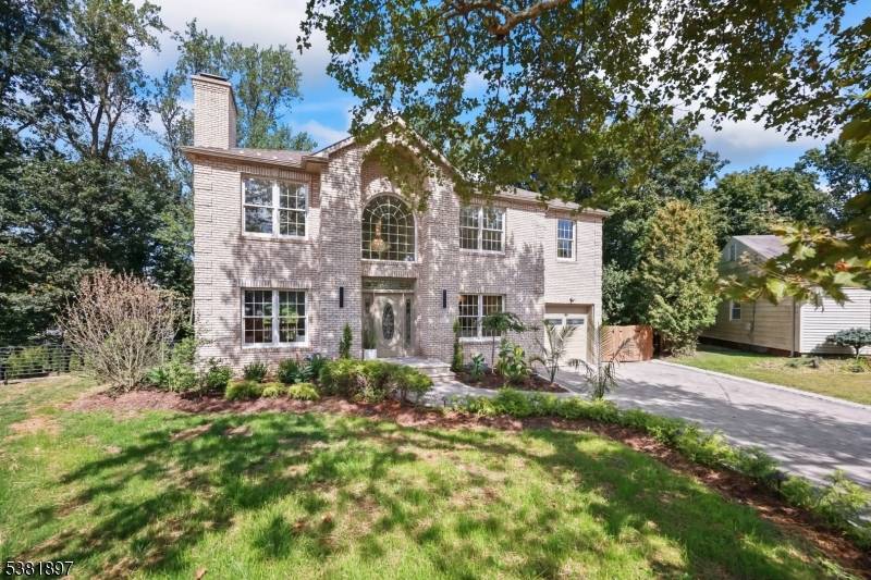 Livingston Twp., NJ 07039,10 Elmwood Ct