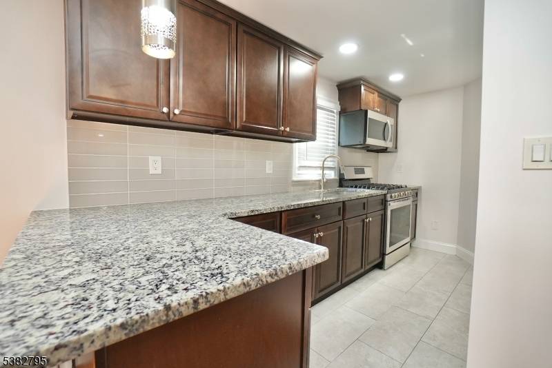 Belleville Twp., NJ 07109,207 Franklin Ave 2nd Fl