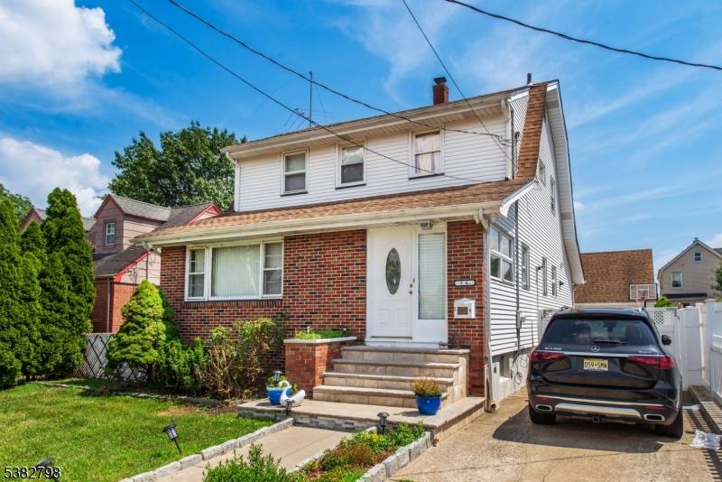 Saddle Brook Twp., NJ 07663,26 Platt Ave