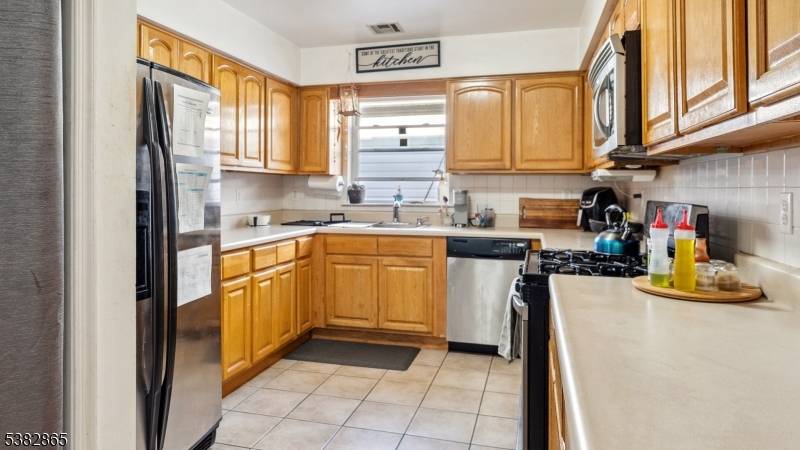 Newark City, NJ 07104,14 Seabury Ct