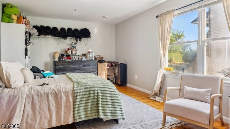 Newark City, NJ 07104,14 Seabury Ct