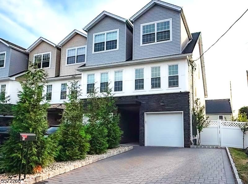 Garfield City, NJ 07026,93 Prospect St #6