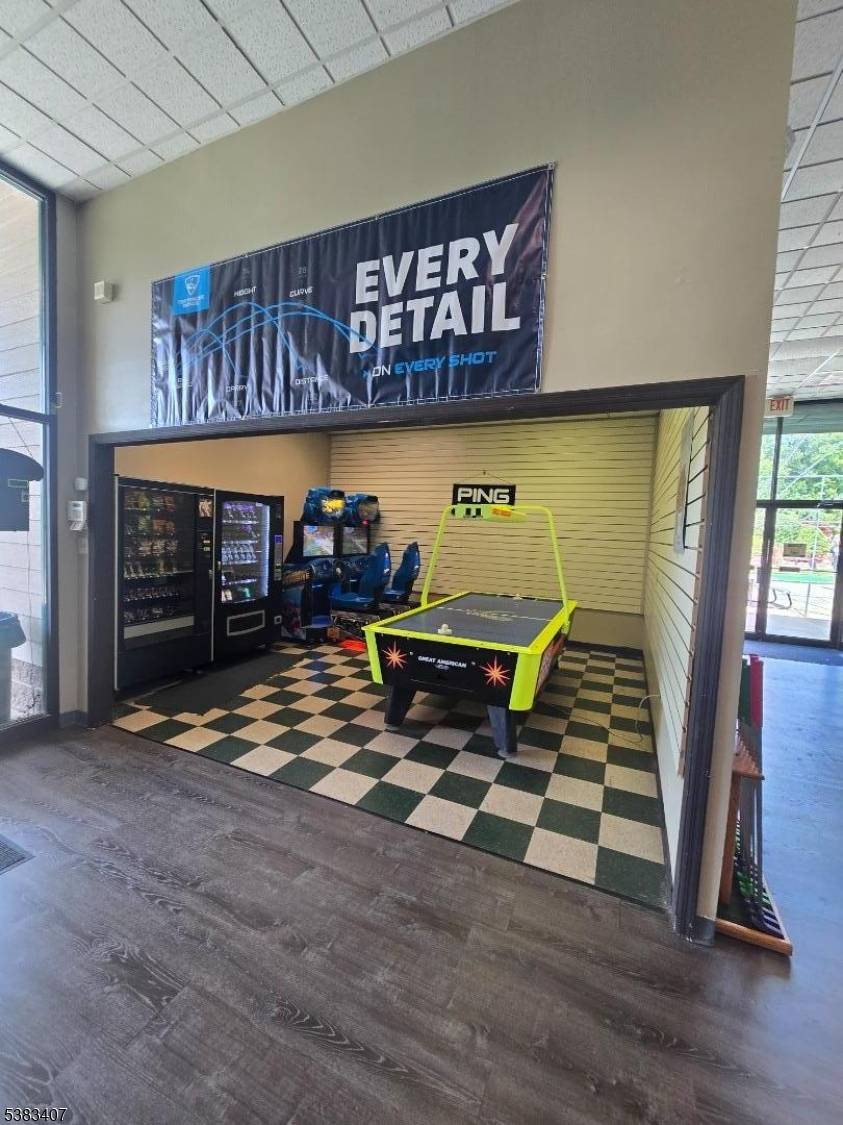 Mount Olive Twp., NJ 07836,239 Us Highway 206