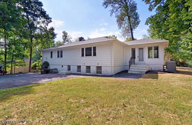 East Hanover Twp., NJ 07936,32 Ridge Dr