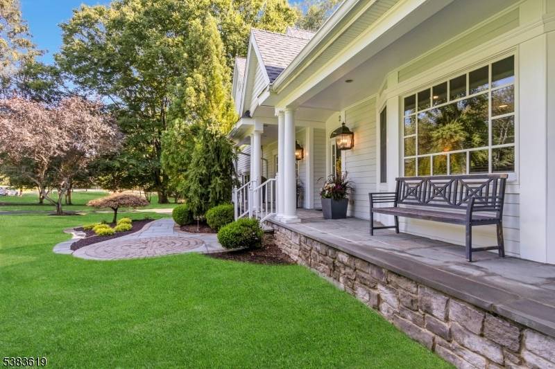 Franklin Lakes Boro, NJ 07417,247 Gregory Rd