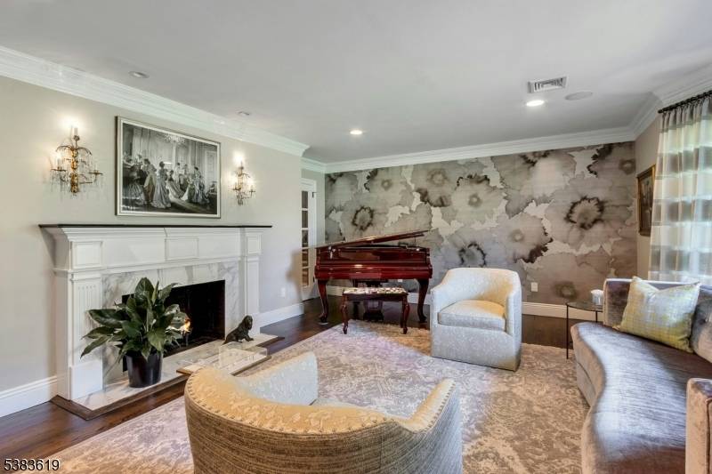 Franklin Lakes Boro, NJ 07417,247 Gregory Rd