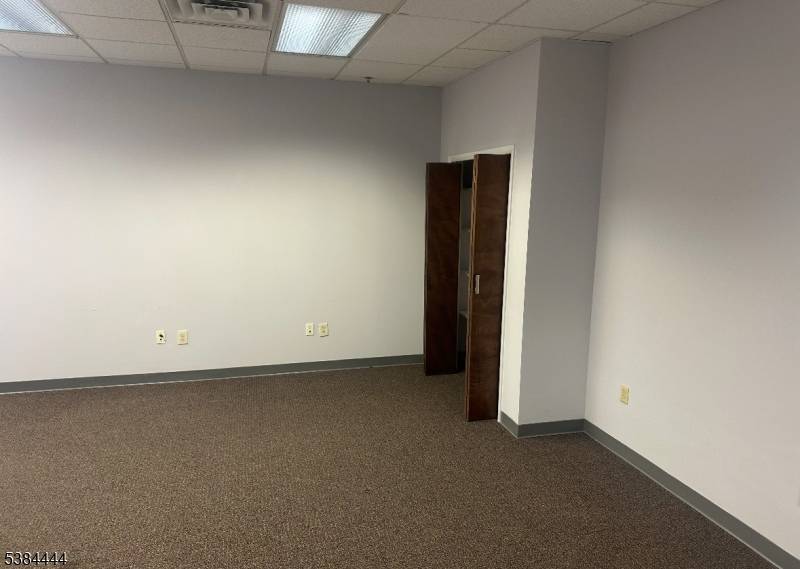 Springfield Twp., NJ 07081,100 Morris Ave