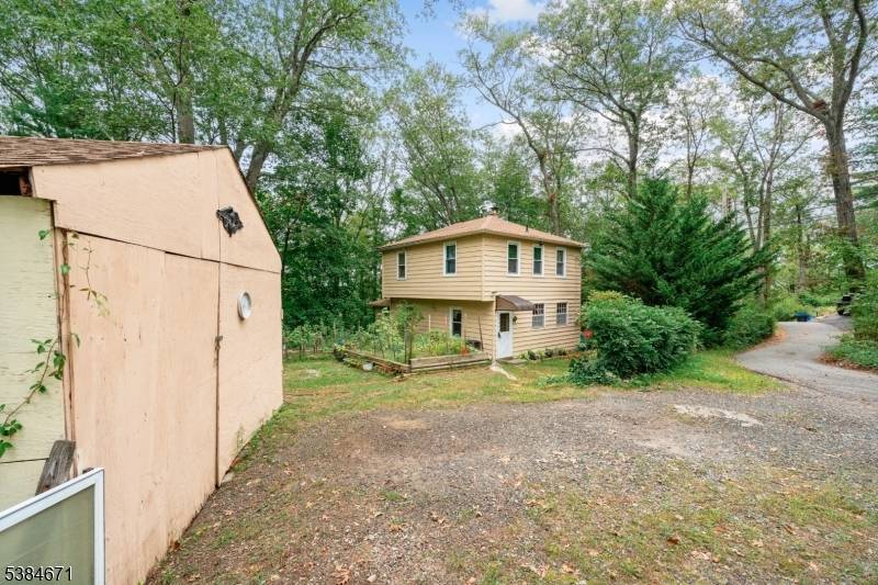 Wanaque Boro, NJ 07420,19 Skyland Ave