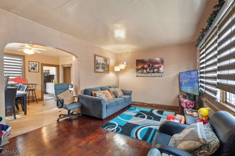 Clifton City, NJ 07011,116 E Clifton Ave