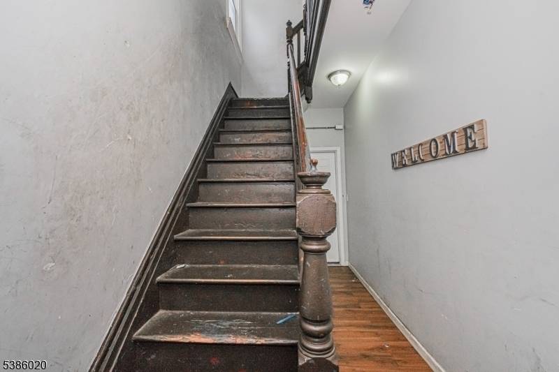 Newark City, NJ 07106,16 Alexander St