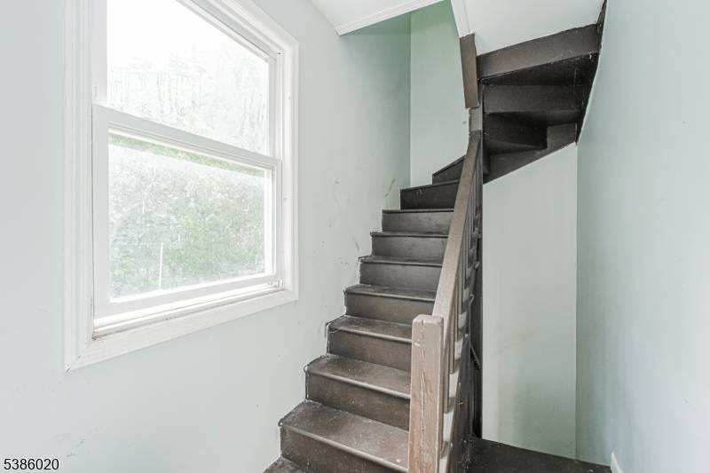 Newark City, NJ 07106,16 Alexander St