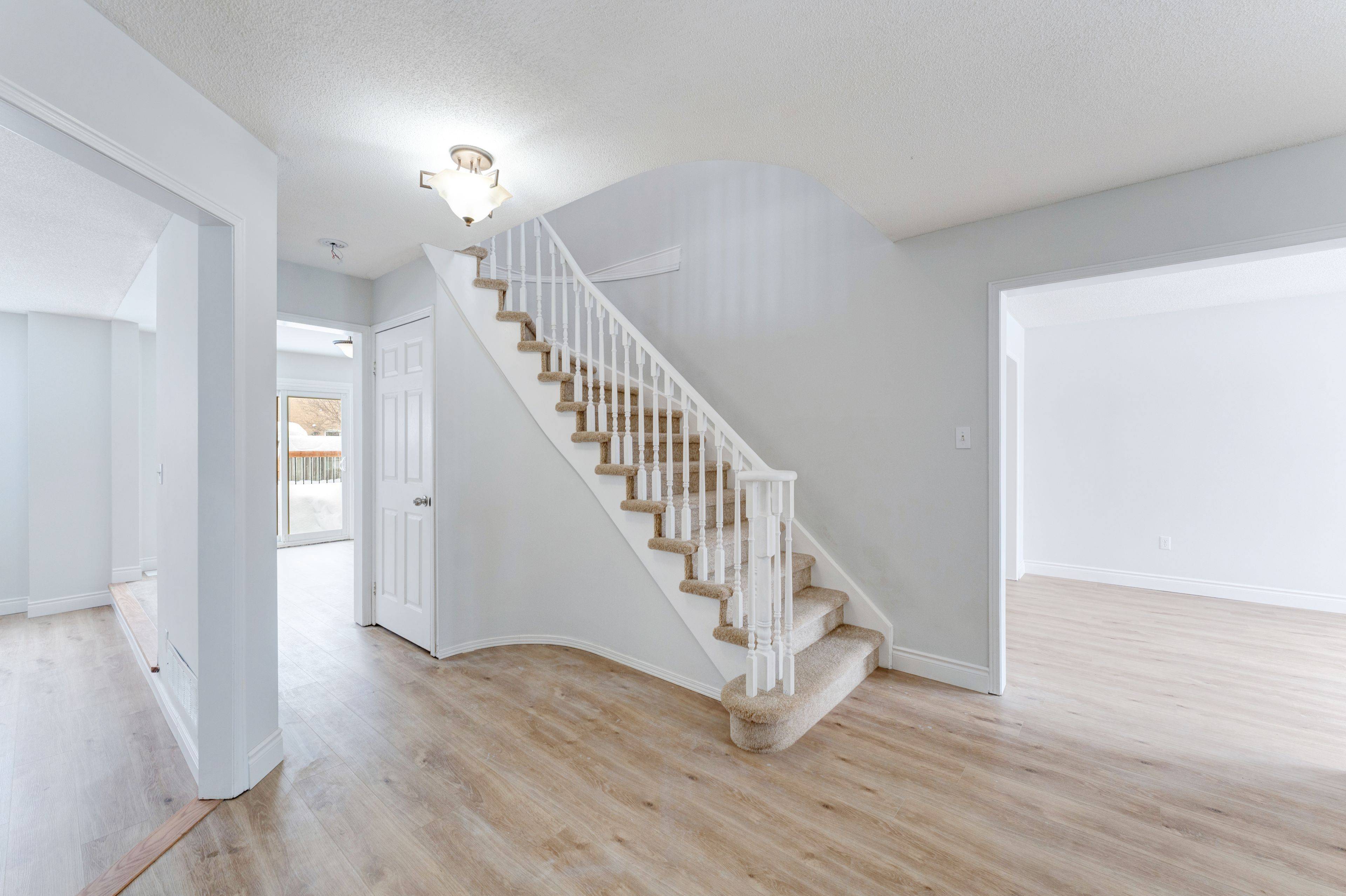 Barrie, ON L4N 8V2,20 Felt CRES