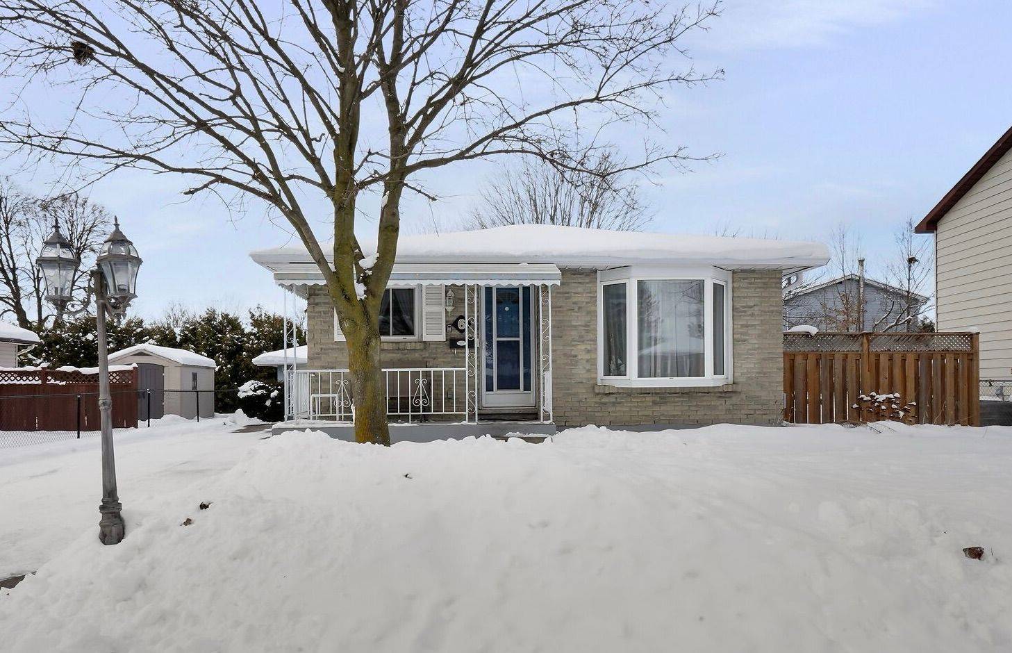 London East, ON N5W 5M5,6 Court LN