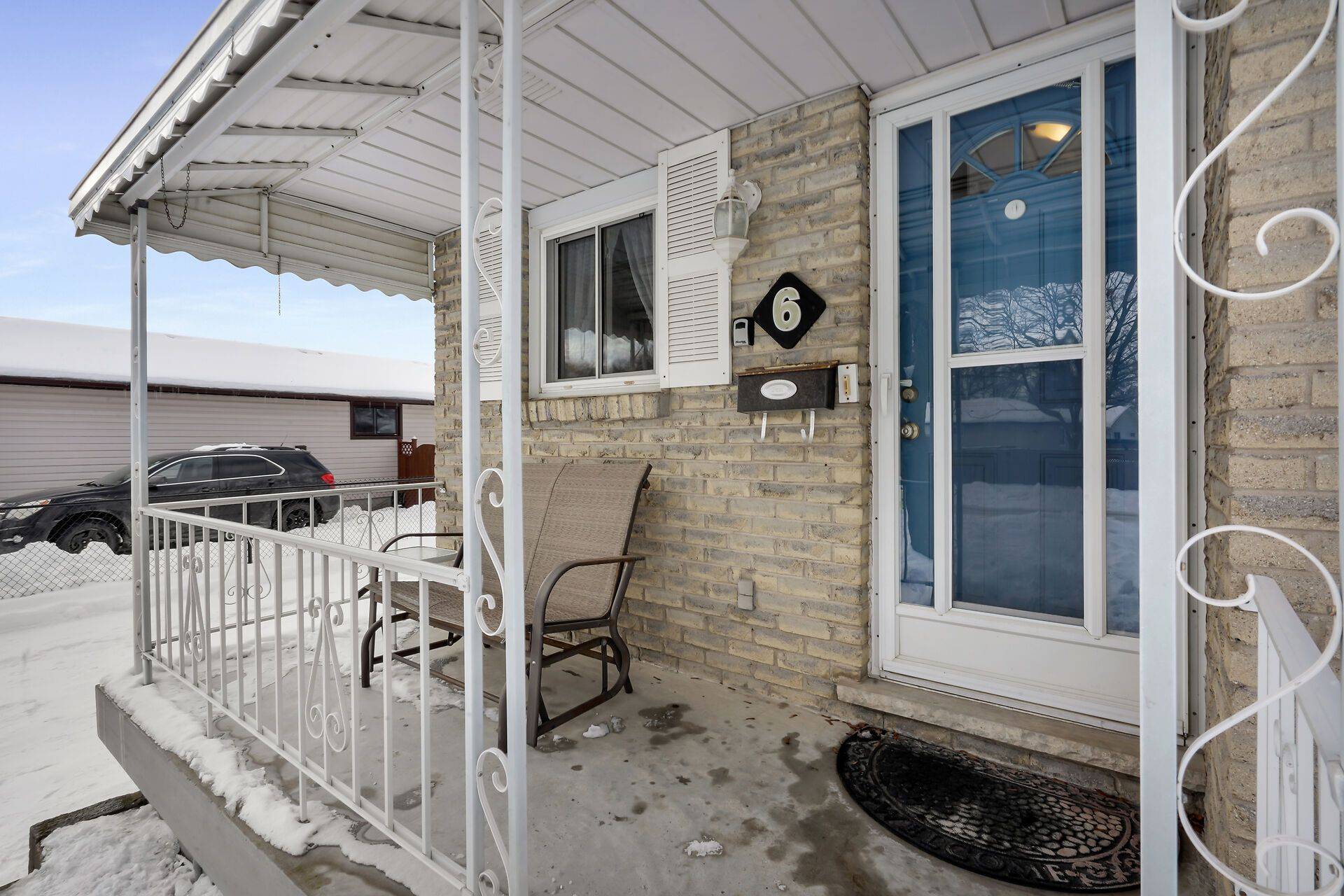 London East, ON N5W 5M5,6 Court LN