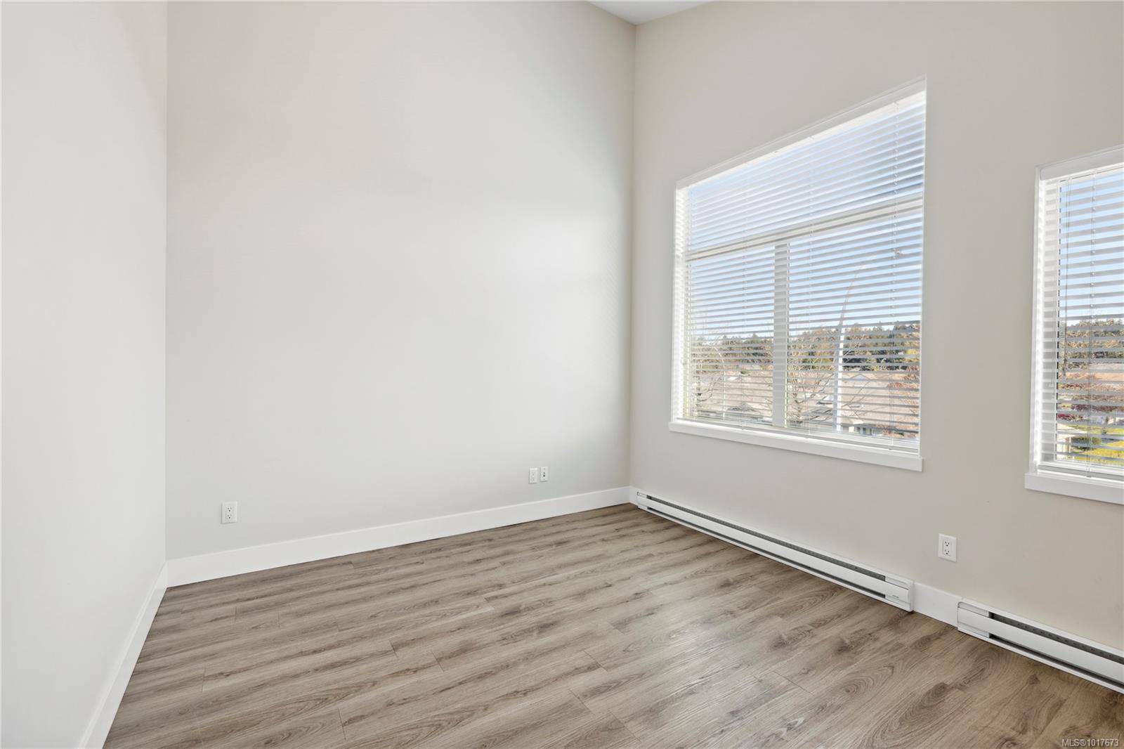 Nanaimo, BC V9T 6M8,4535 Uplands Dr #206