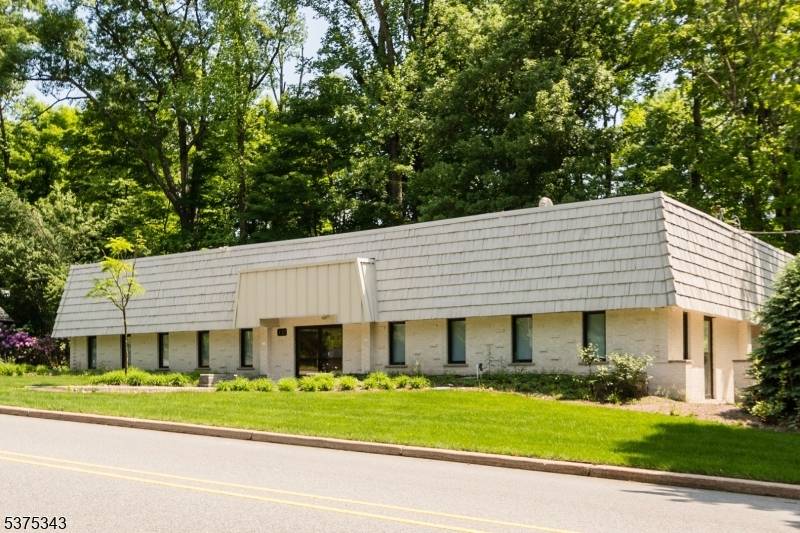 North Caldwell Boro, NJ 07006,132 W Greenbrook Rd