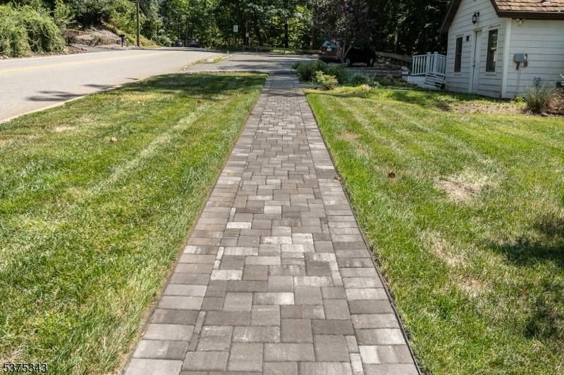 North Caldwell Boro, NJ 07006,132 W Greenbrook Rd