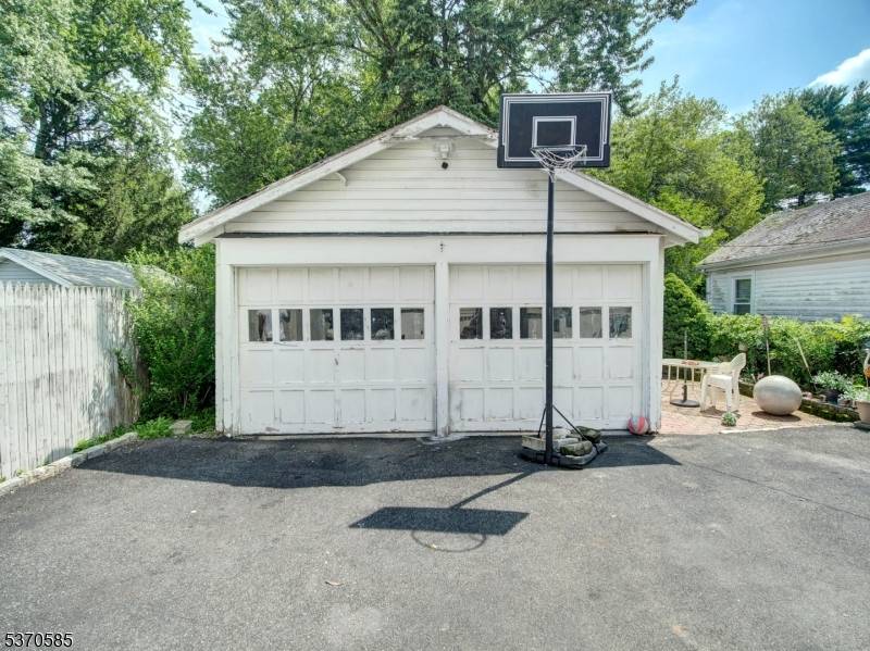 Springfield Twp., NJ 07081,73 S Maple Ave