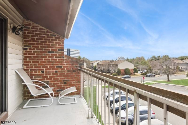 Woodbridge Twp., NJ 07095,124-J Beverly Hill Ter #J