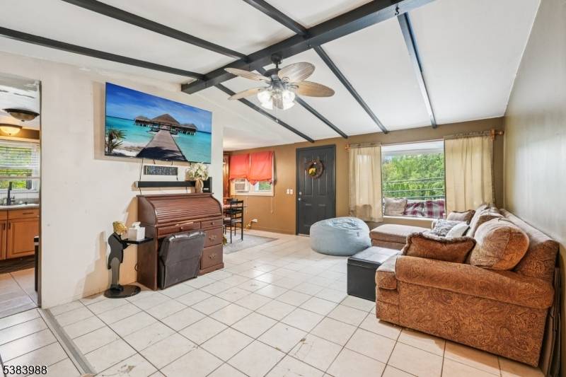 Hamburg Boro, NJ 07419,6 Mulberry St