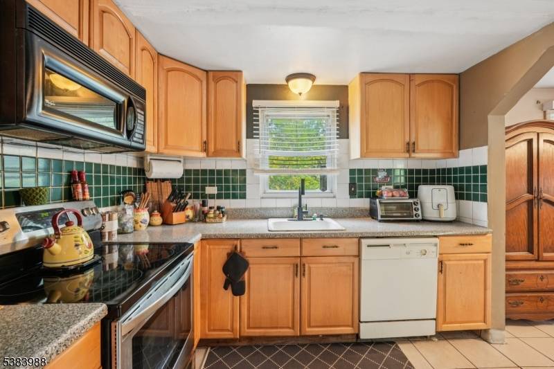 Hamburg Boro, NJ 07419,6 Mulberry St