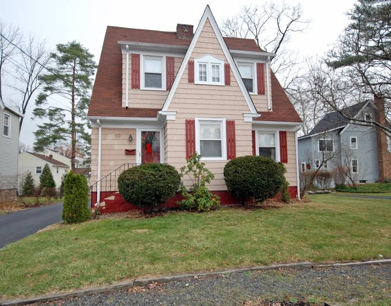 Chatham Boro, NJ 07928,10 Center Pl