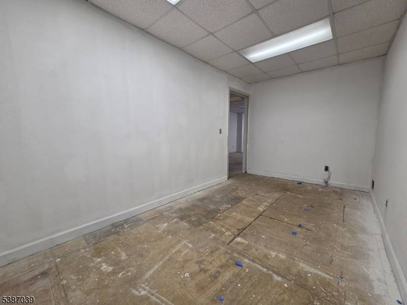 Garwood Boro, NJ 07027,246 North Ave