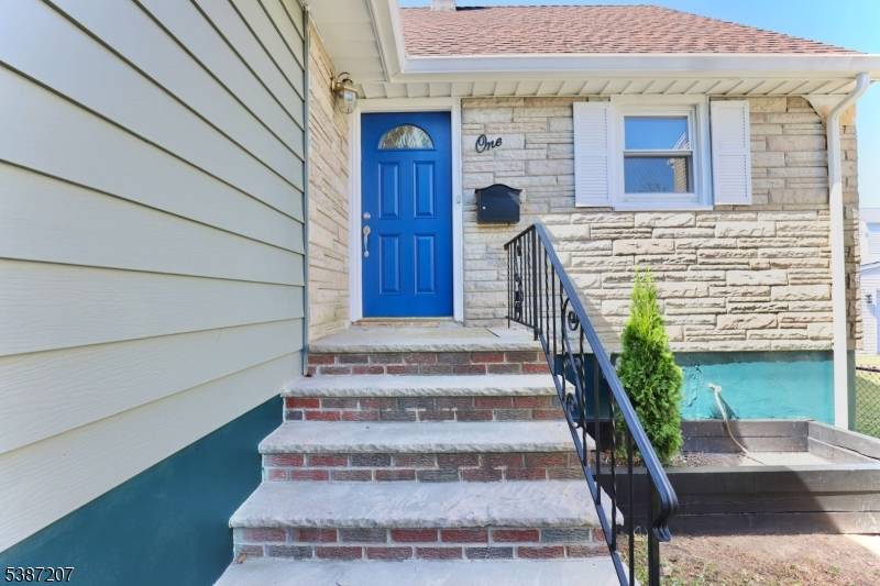 Belleville Twp., NJ 07109,1 Charles St