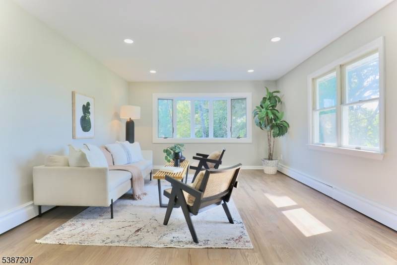 Belleville Twp., NJ 07109,1 Charles St