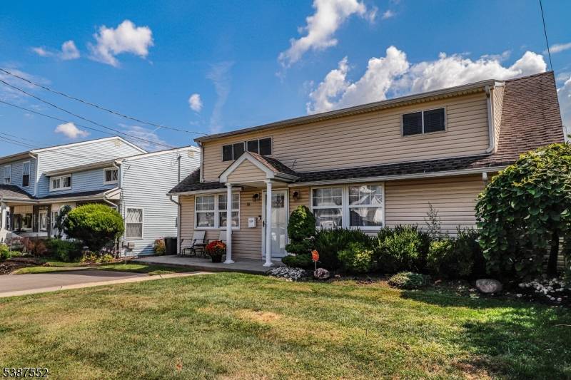 Carteret Boro, NJ 07008,76 Daniel St