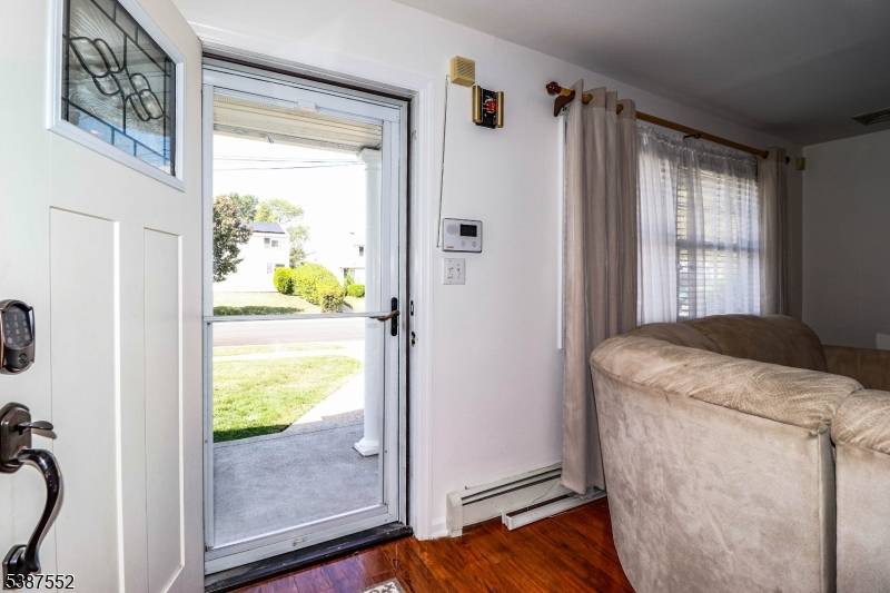 Carteret Boro, NJ 07008,76 Daniel St