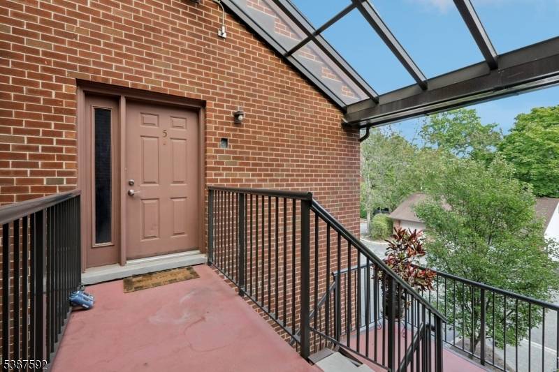 Teaneck Twp., NJ 07666,5 Millay Ct