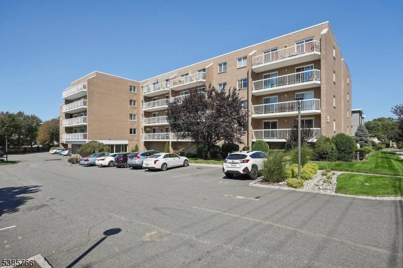 Hackensack City, NJ 07601,38 Moonachie Rd #116