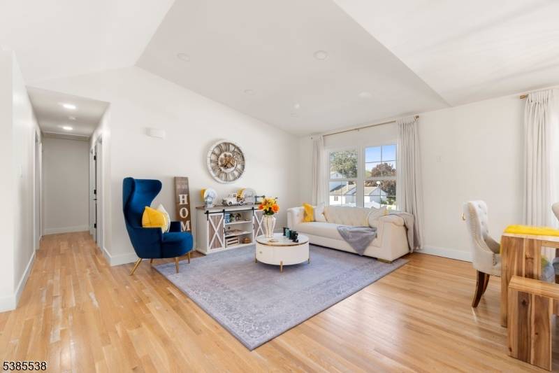 Howell Twp., NJ 07731,4 Hedgewood Rd