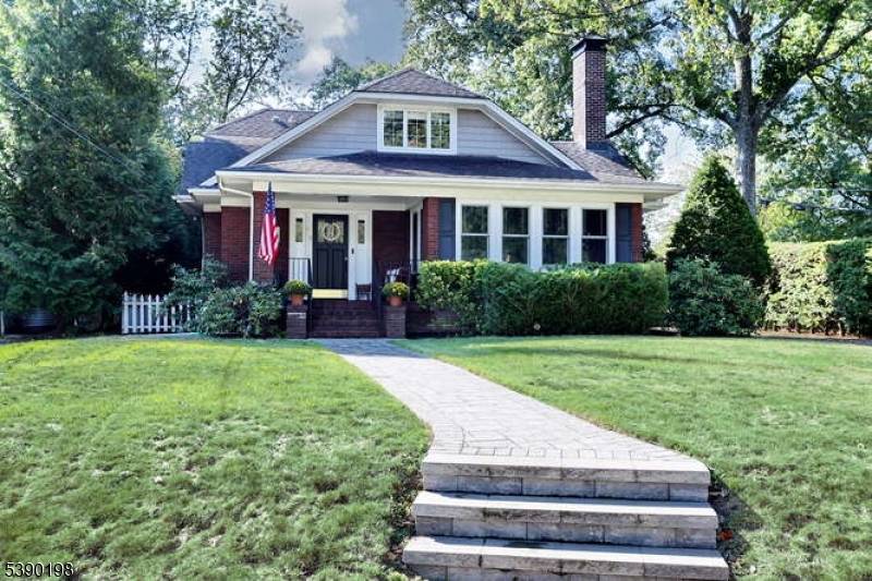 Glen Rock Boro, NJ 07452,472 Rock Rd