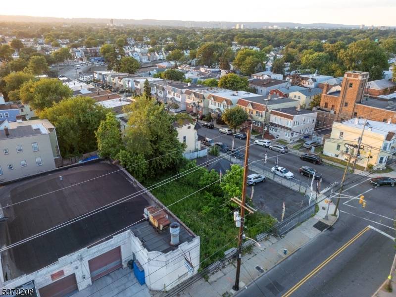 Irvington Twp., NJ 07111,679 Grove St