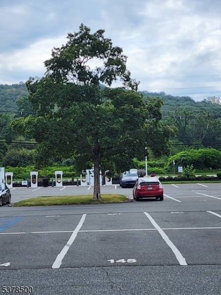 Allamuchy Twp., NJ 07840,1571 Route 517 Panther V Mall