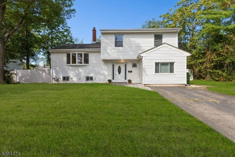 Edison Twp., NJ 08817,5 Waverly Dr