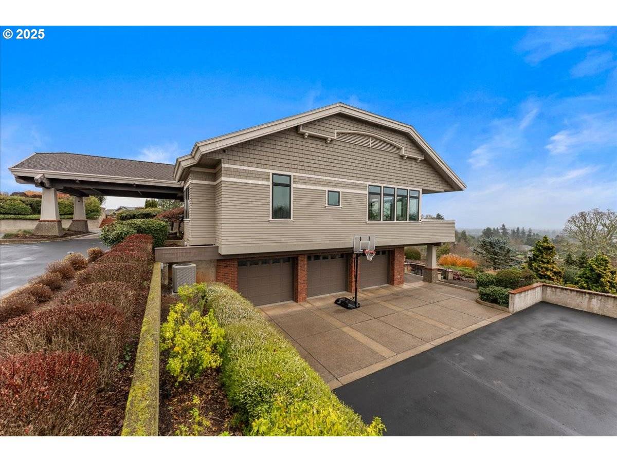 Salem, OR 97302,3252 S MOUNT KUEBLER DR