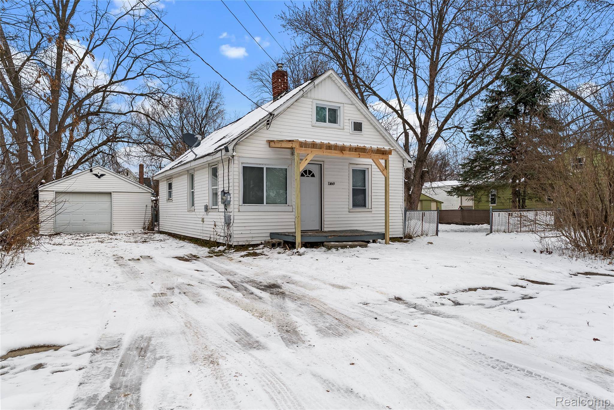 Burton, MI 48529,1169 Carman ST